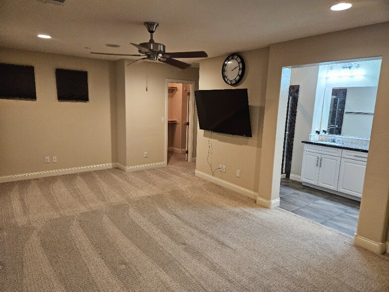 Primary Photo - 300 Cadence View Way