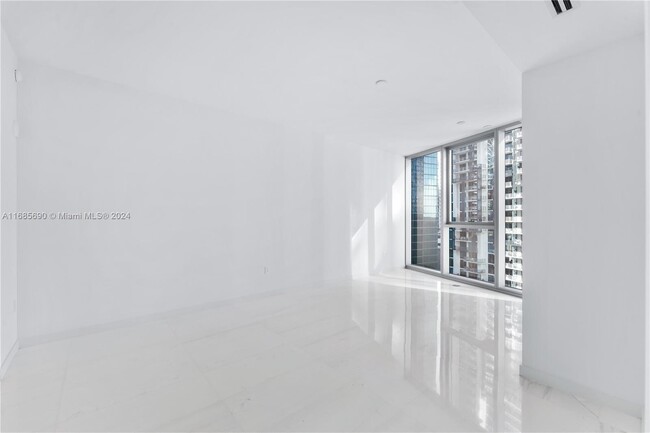 Building Photo - 300 Biscayne Blvd Way