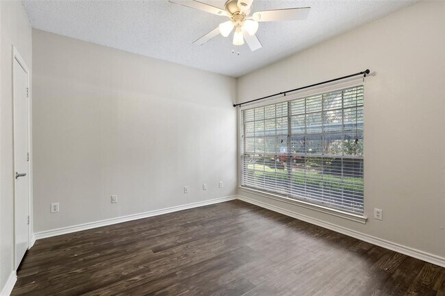 Building Photo - 8555 Fair Oaks Crossing