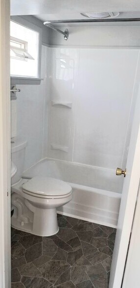 Bathroom - 4619 West St
