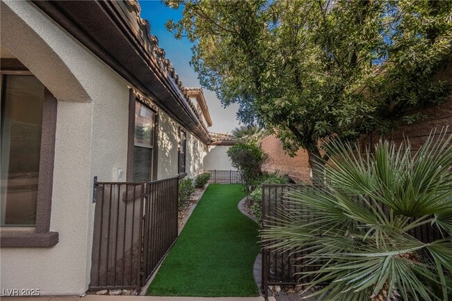 Building Photo - 2768 Liberation Dr