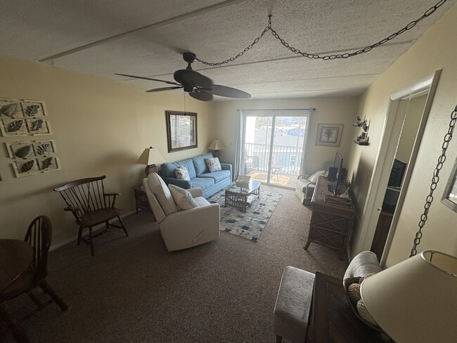 Building Photo - 708 S Tamiami Trl