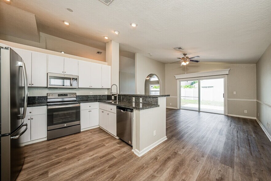 Building Photo - 4075 Sabal Lakes Rd