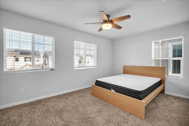 Building Photo - 8071 Weeping Willow Ln