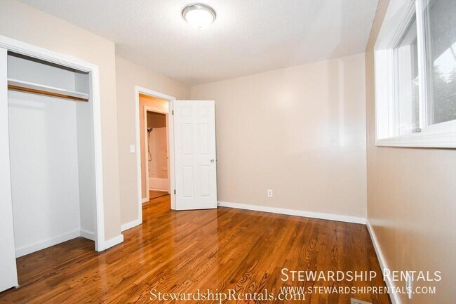 Building Photo - 11109 SE 52nd Ave