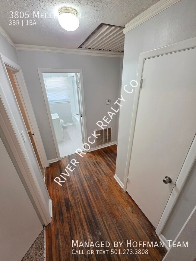 Building Photo - 3805 Mellene Dr