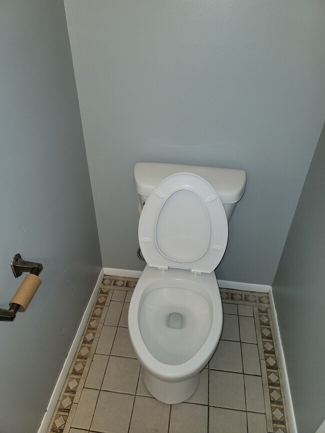 Building Photo - 2500 Topsfield Rd