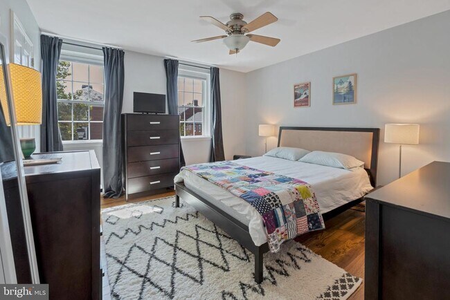 Building Photo - 3043 S Abingdon St