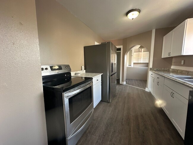 Building Photo - N10th332