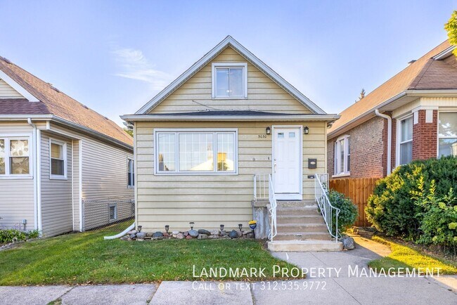 Building Photo - 3030 N Normandy Ave