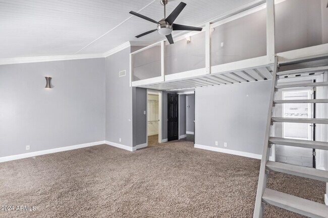 Building Photo - 8902 E Cholla St