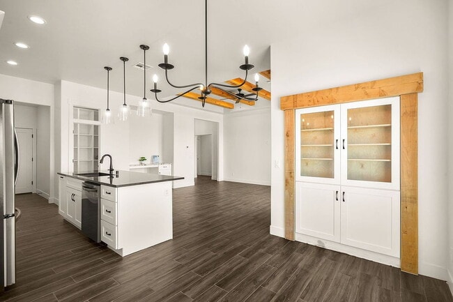 Building Photo - Single Family Home