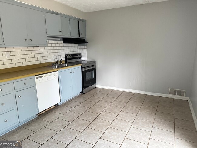 Building Photo - 167 Citation Ct