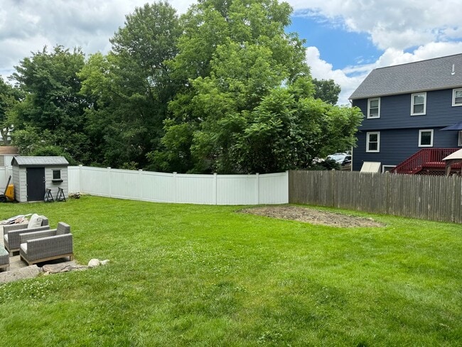 Building Photo - Modern 3 Bedroom Single Family - Available...