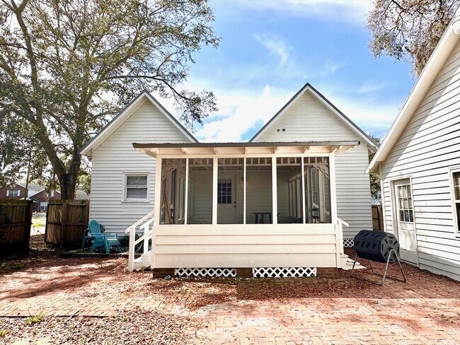 Building Photo - Historic Beauty in the Heart of Downtown Fernandina!