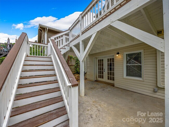 Building Photo - 42 Forsythe St