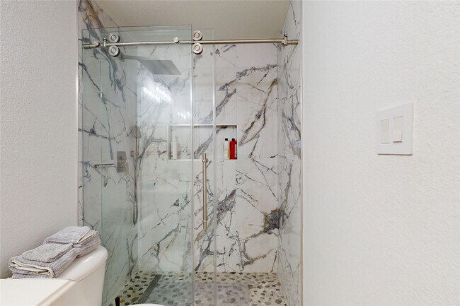 Building Photo - 18 Avenswood Pl