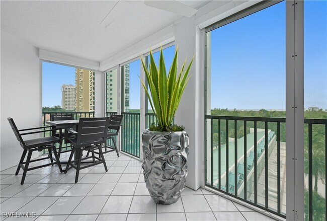 Building Photo - 7515 Pelican Bay Blvd