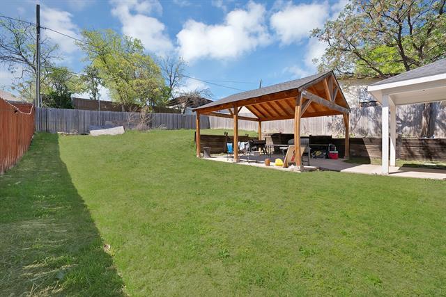 Building Photo - 3015 Columbus Ave