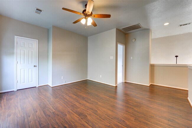 Building Photo - 16814 Benwick Dr