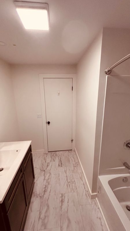 Building Photo - 42 Young Ave