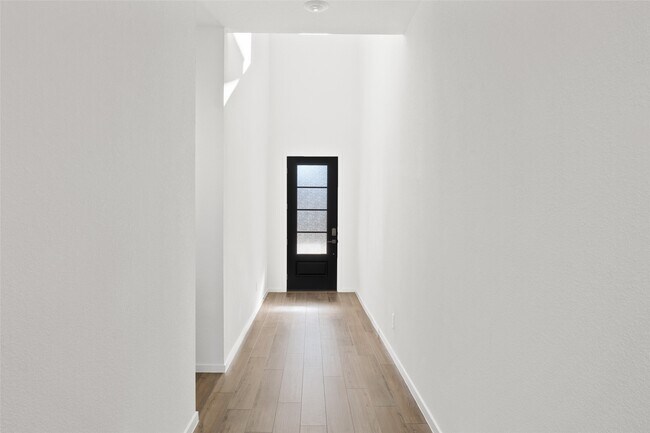 Building Photo - 17754 Pansy Heron Trl