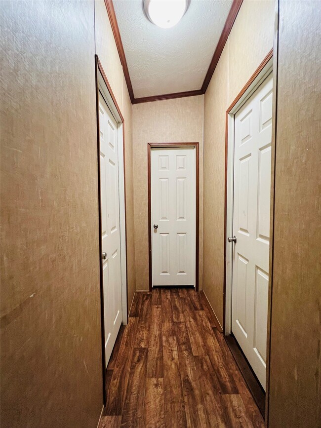 Building Photo - 16381 Hunters Green Dr