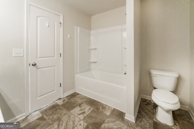 Building Photo - 304 Reedell Way