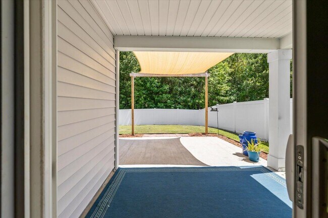 Building Photo - 138 Cotton Bluff Ct