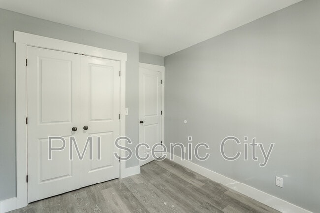 Building Photo - 845 Donaldson Rd