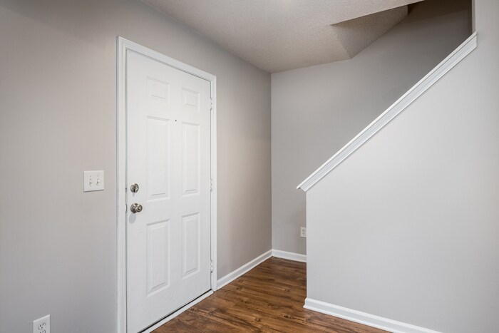 Building Photo - 3504 Anastasia Ct