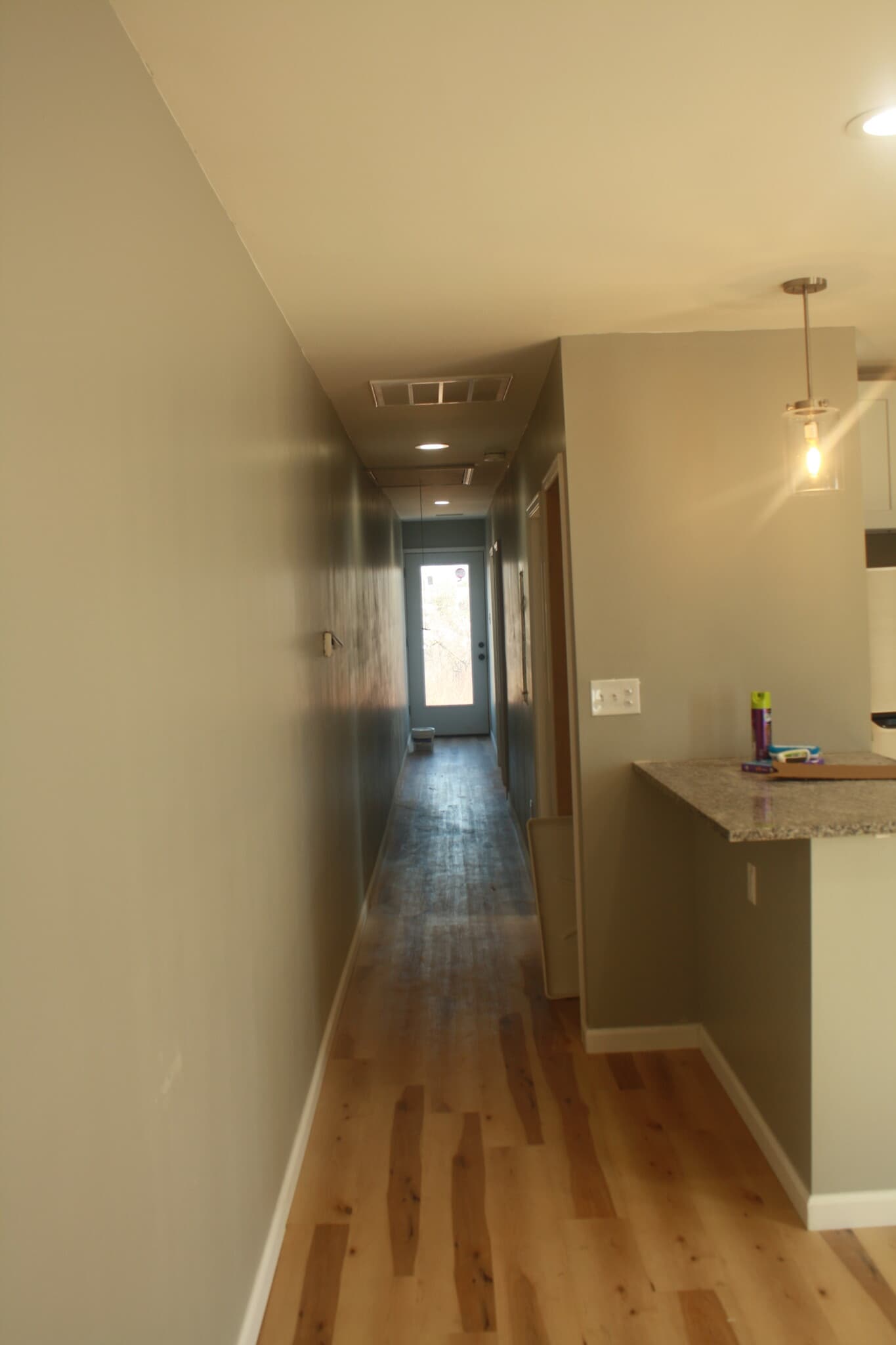 7918 Hallway - 7918 Lloyd Ave
