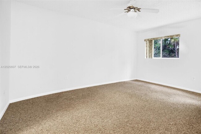 Building Photo - 900 SW 142nd Ave