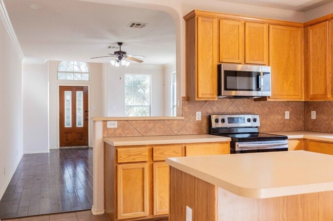 Building Photo - 509 Foxford Run Dr