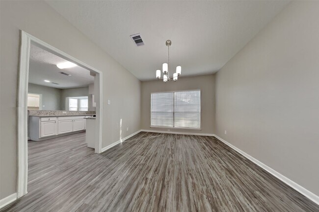 Building Photo - 4715 Brooklawn Dr