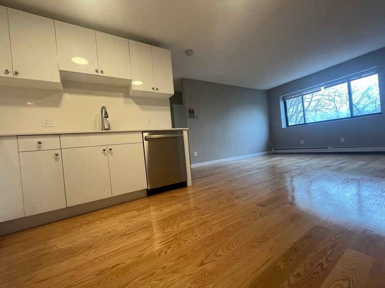 Building Photo - 226 Parker Hill Ave