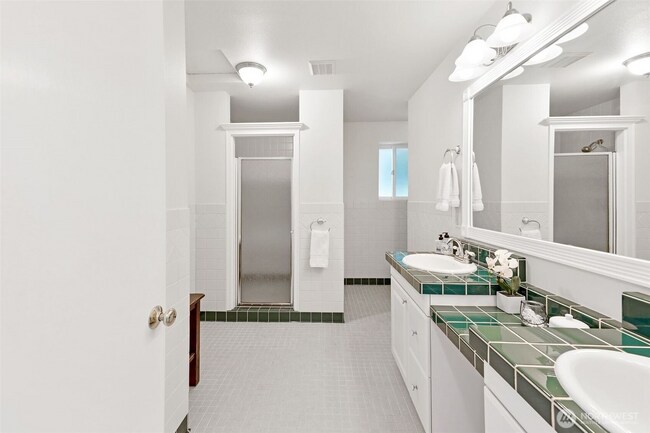 Building Photo - 6917 Olive Ave