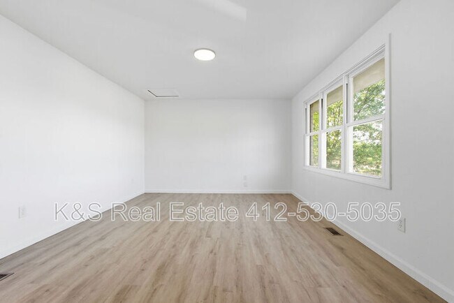 Building Photo - 29 Janyce Dr