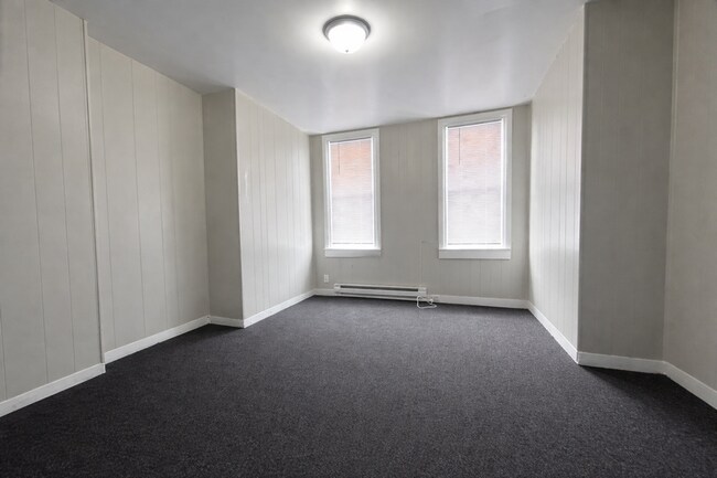 Building Photo - 514 N Curley St