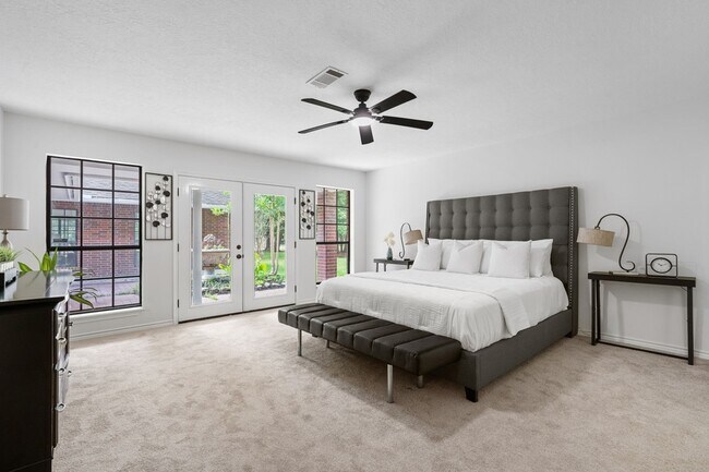 Building Photo - 10 Autumn Oaks Dr