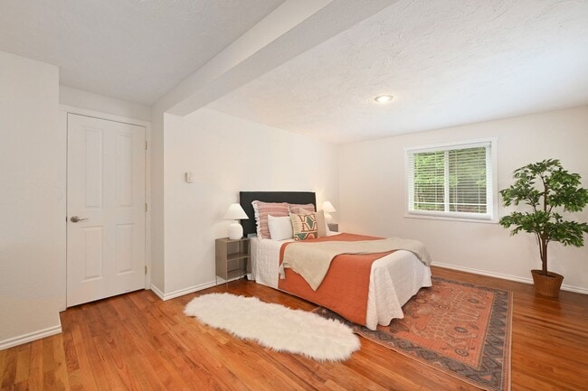 Building Photo - Cozy 2-bedroom 2 bath house in Redmond