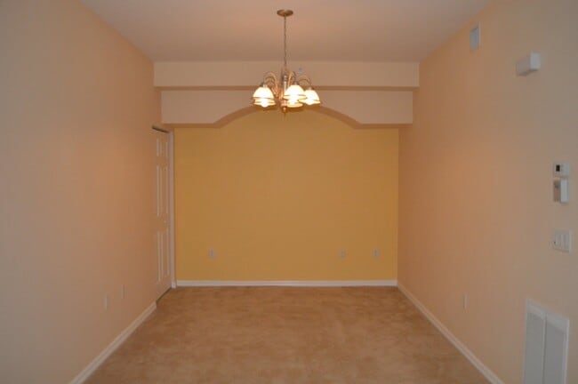 Building Photo - GREAT CONDO IN CAPE CORAL 2+ DEN/2  $1,800!!
