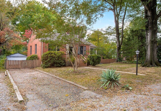 Building Photo - 2 Bedroom Home in Westhaven! ***Available Early September***