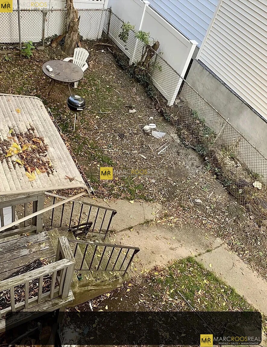 Building Photo - 67 Flint St