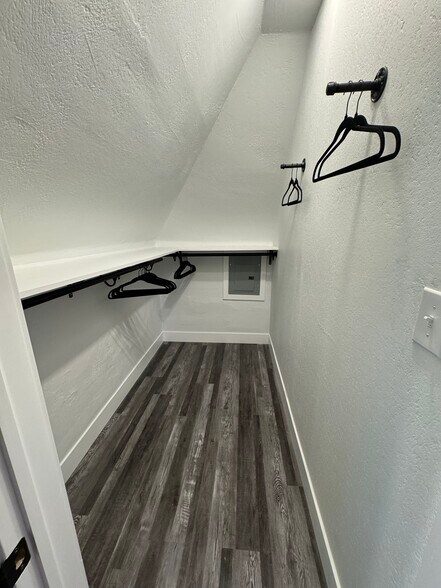 Apt 3 Studio - 664 New Castle Road