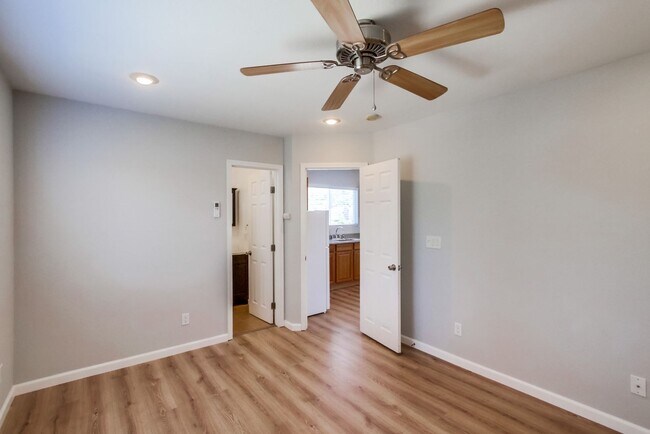 Building Photo - Wonderful SINGLE FAMILY Home with ADU over...