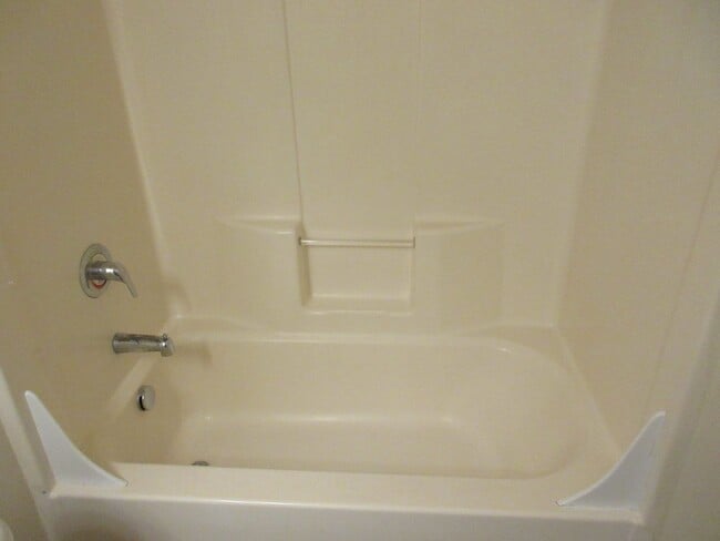 Building Photo - Large Three Bedroom Home, Landscaping Prov...