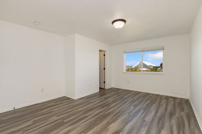 Building Photo - 1810 Covered Bridge Pkwy