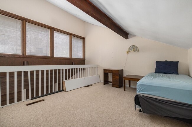 Building Photo - 115 Beechnut St