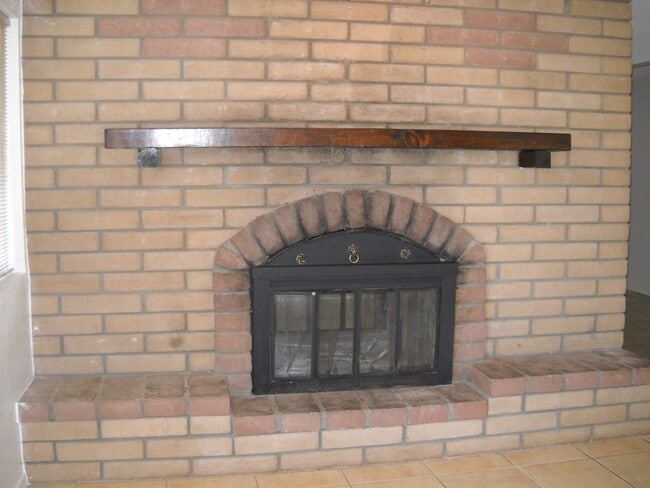 Building Photo - Great views on one acre.